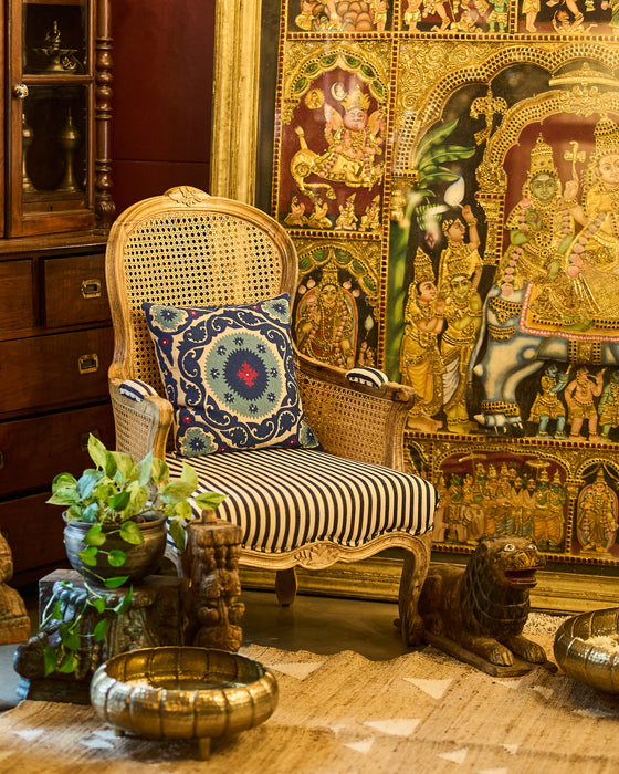 Black and White Striped Sofa (Single)