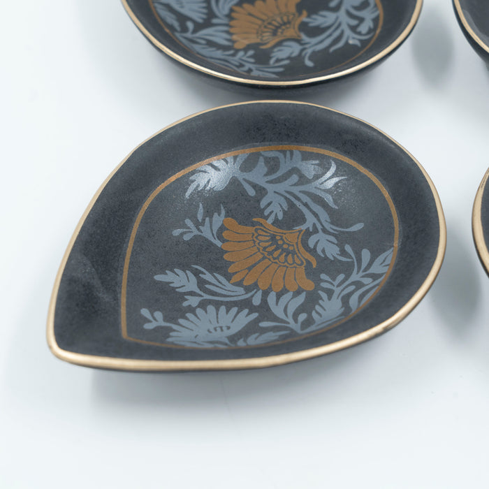 Saaki Grey Ceramic Diya (Set of 4)