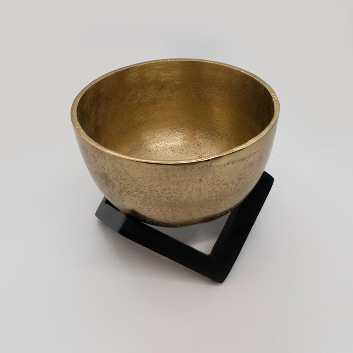 Aavas Bowl with Stand Gold Black