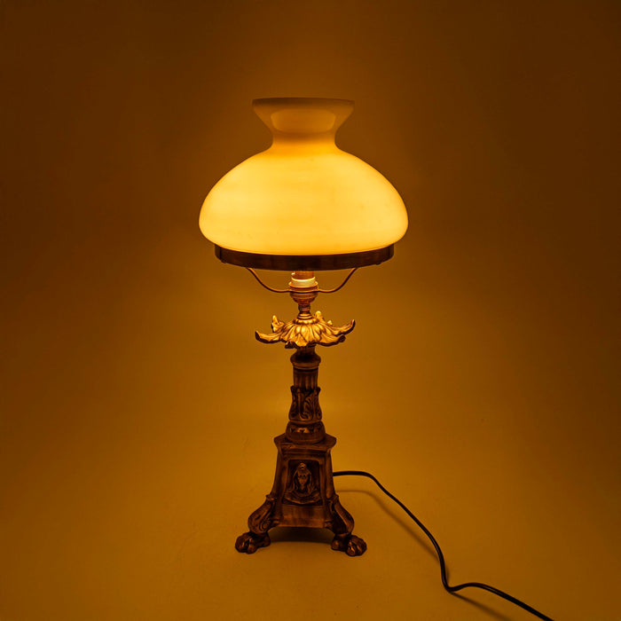 Decobra Table Lamp