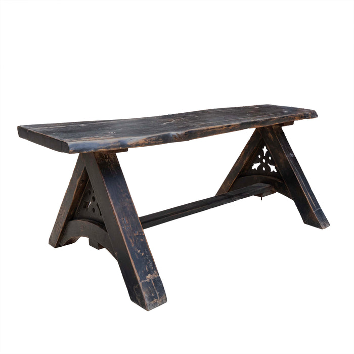 RUNDA WOODEN TABLE