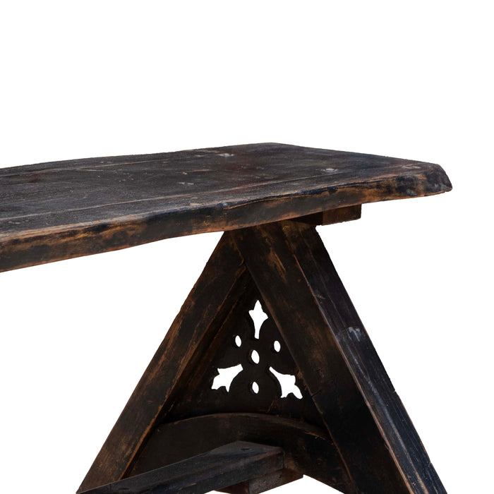 RUNDA WOODEN TABLE