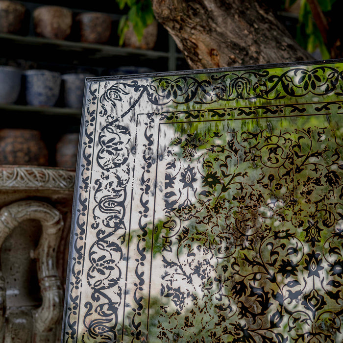 Khilwan Mirror