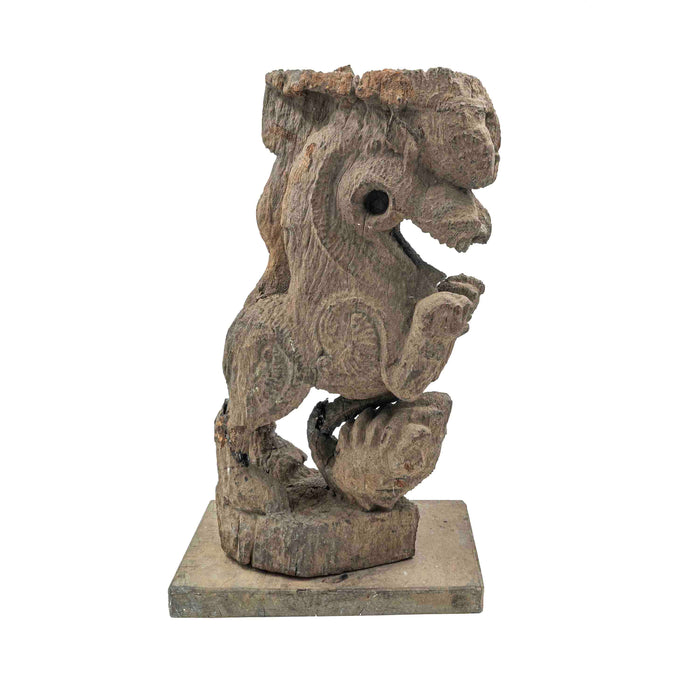 Yaali Wooden Statue