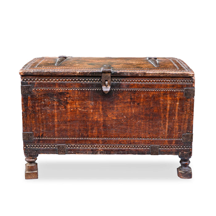 AAKASHA CHEST BOX