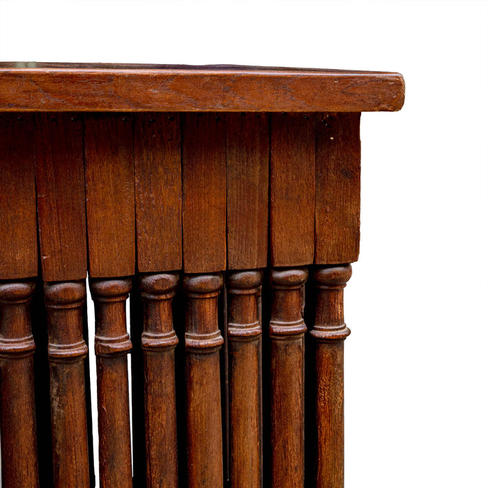 RAVI PEDESTAL STAND
