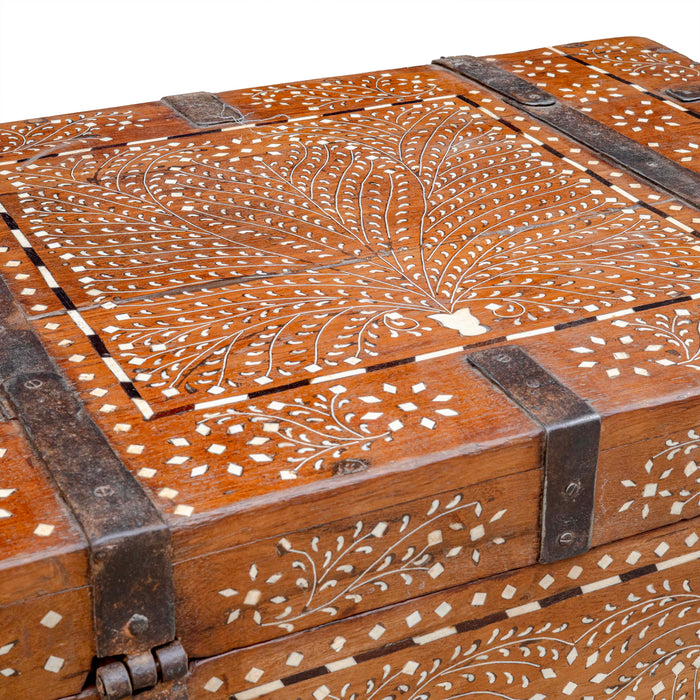 SUTRAM CHEST BOX