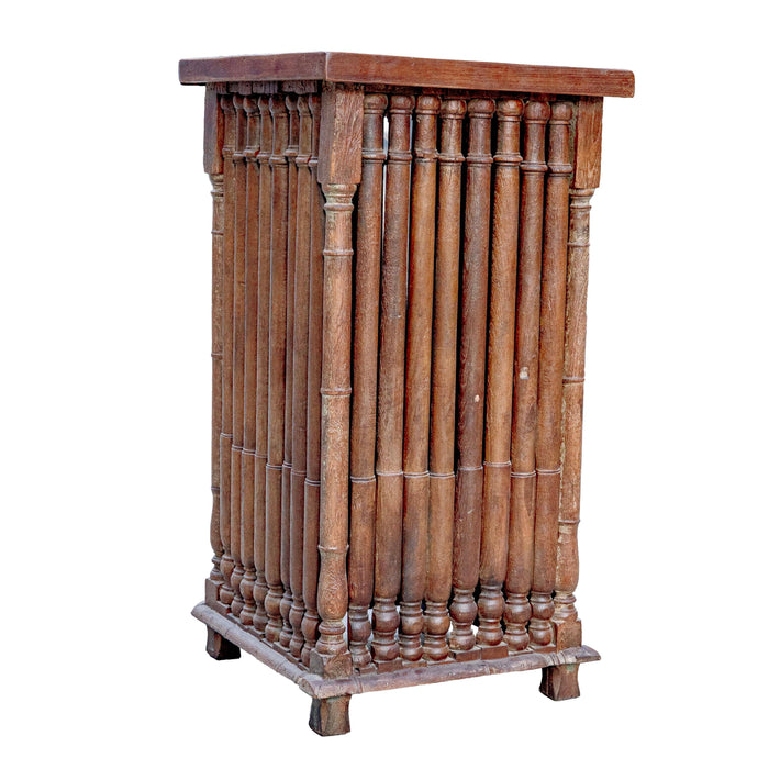REKHA PEDESTAL STAND