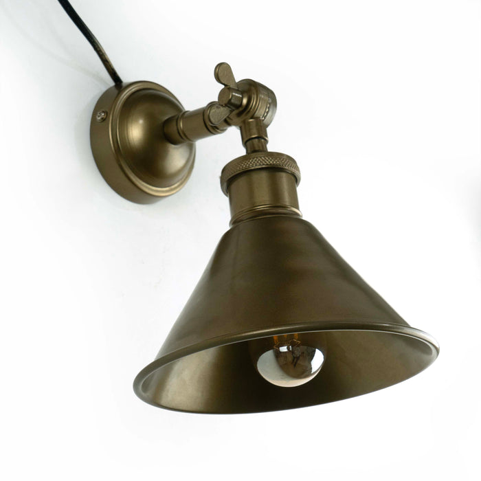 Kandeel Wall Lamp