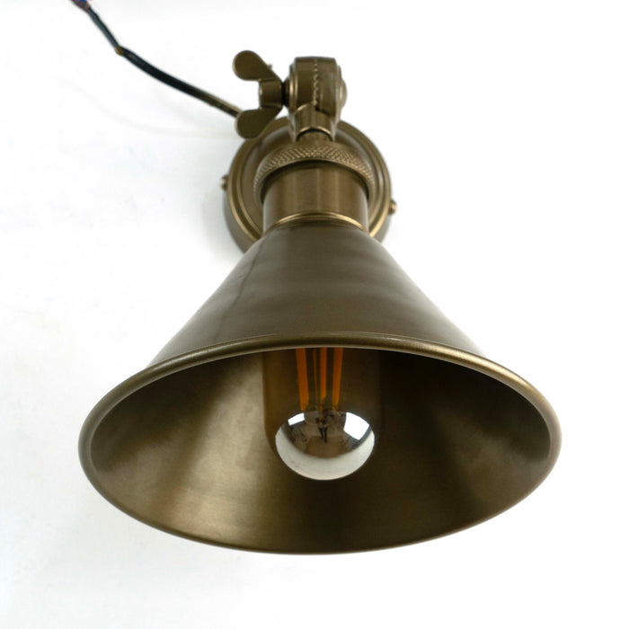 Kandeel Wall Lamp