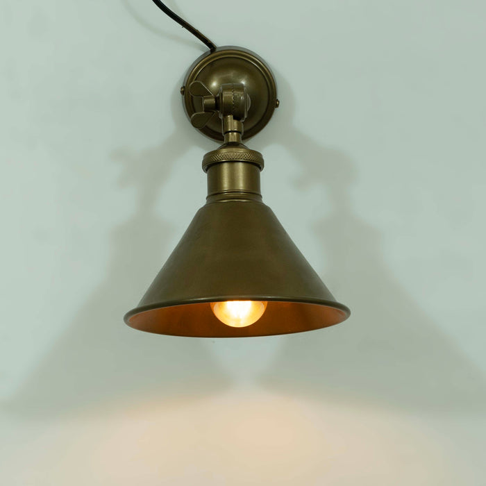 Kandeel Wall Lamp