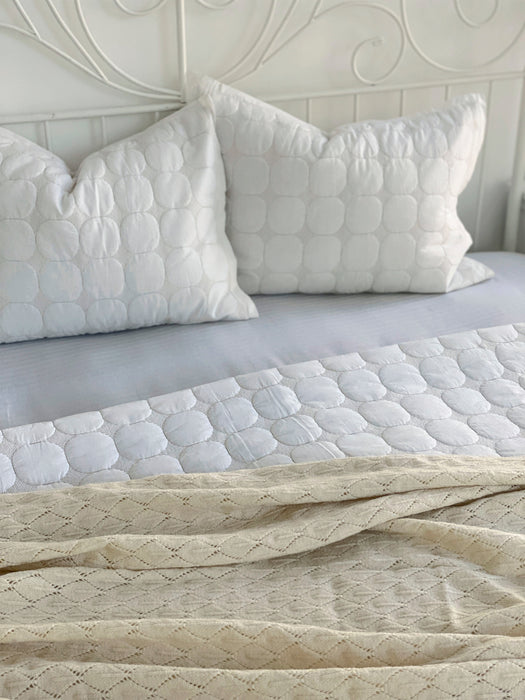 Knitted Ivory Throw