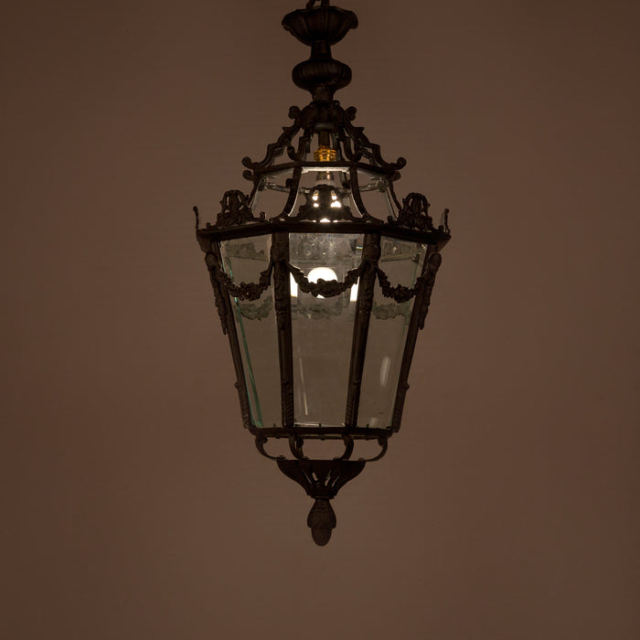 Wiley Black Chandelier Lamp