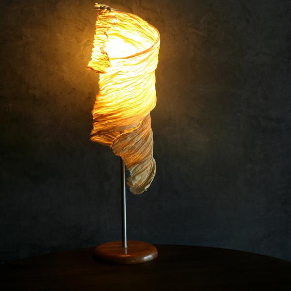 Leafcurl Crushed Paper Table Lamp
